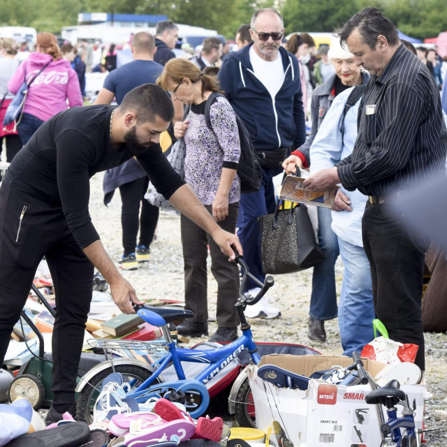Nakon velike pauze uzrokovane korona krizom, otvoren je zagrebacki buvljak Hrelić