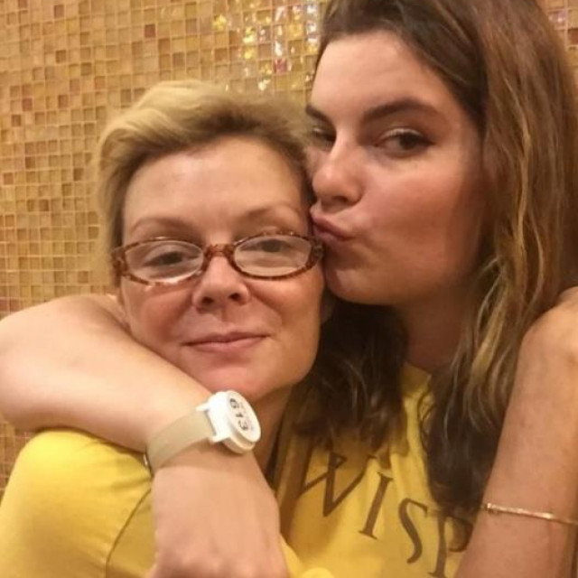 Romy Walthall s kćeri Isabellom Israel