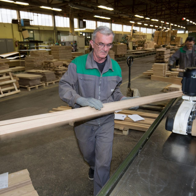 Prodajni salon drvne industrije Spačva