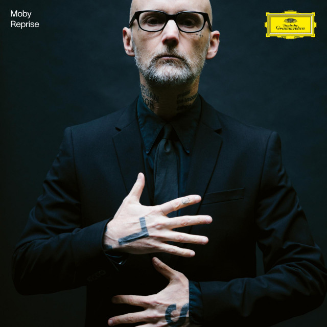 Moby je album ”Reprise” objavio za  Deutsche Grammophon, najugledniju diskografsku kuću posvećenu klasičnoj glazbi