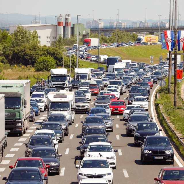 Lučko u smjeru mora