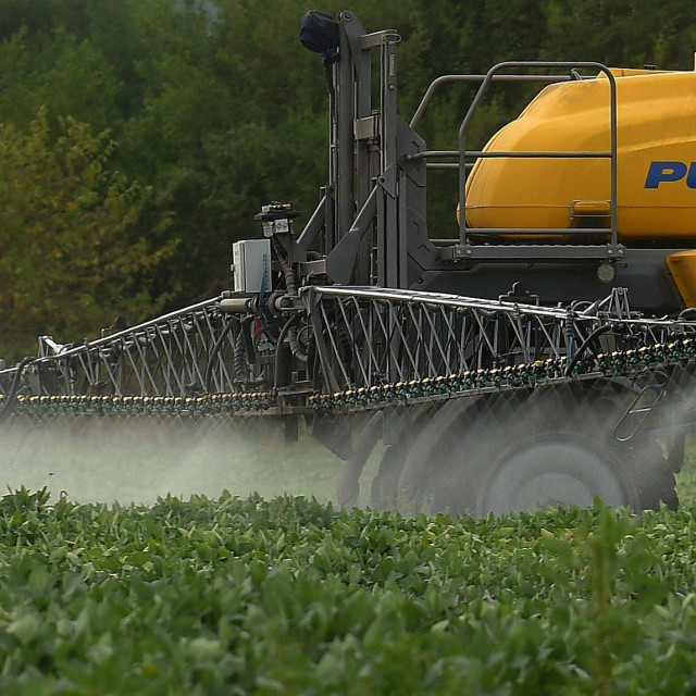 Trendovi prodaja pesticia u EU su u opadanju. Manje od Hrvatske pesticida koriste Latvija, Cipar i Slovenija.