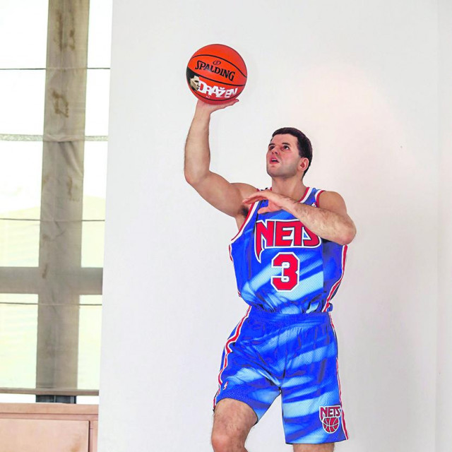 Voštana skulptura Dražena Petrovića