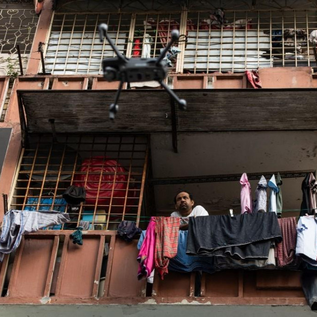 Nadzor temperature građana dronom