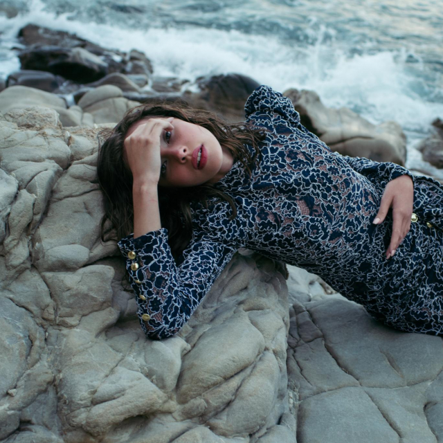 Fotografije/video: Karla Jurić i Ive Trojanović
Model: Leonarda Zeba
Kosa/Make-up: Iva Rukavina