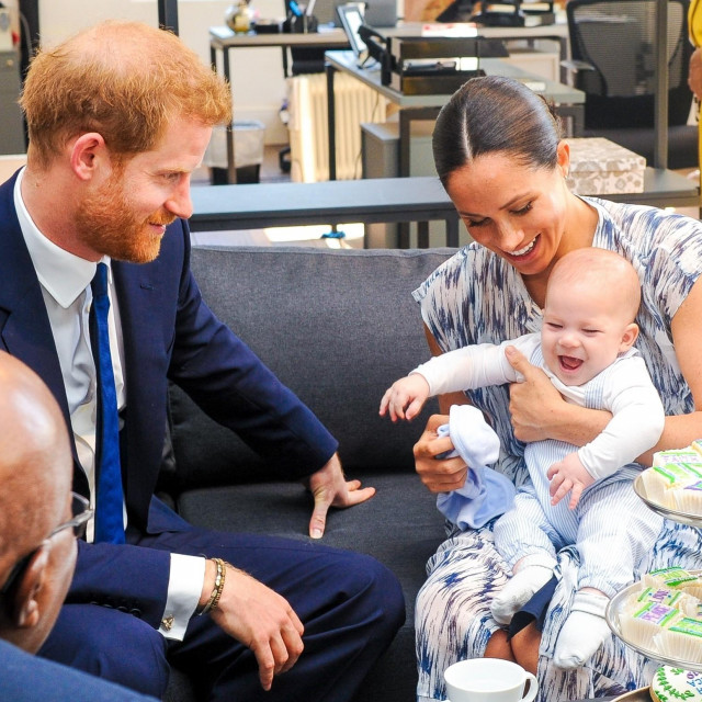 Princ Harry i Meghan Markle s malenim Archiejem