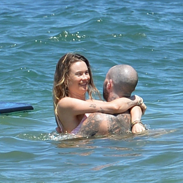 Adam Levine i Behati Prinsloo na Mauiju