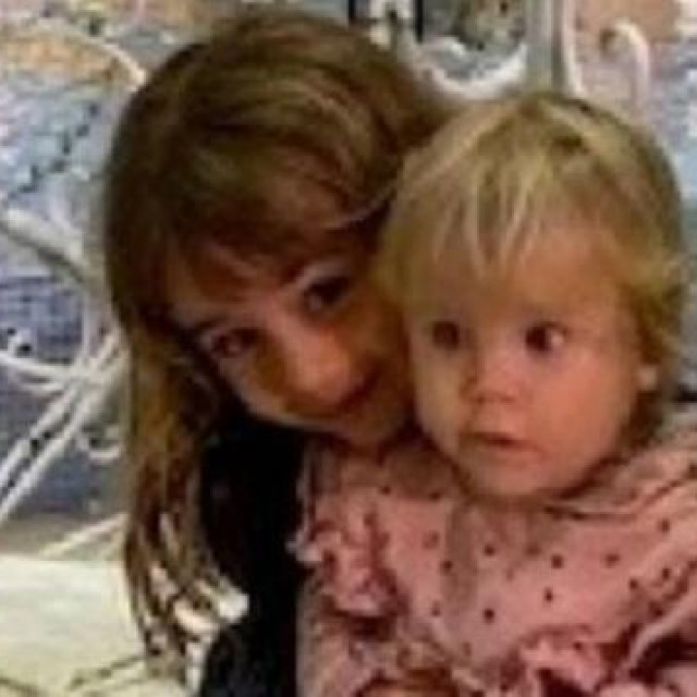 Djevojčice Anna i Olivia