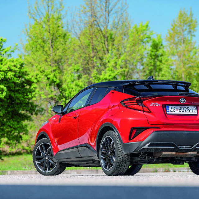 Toyota CHR hybrid GR