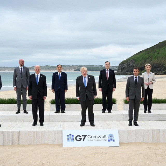 Justin Trudeau, Charles Michel, Joe Biden, Yoshihide Suga, Boris Johnson, Mario Draghi, Emmanuel Macron, Ursula von der Leyen i Angela Merkel