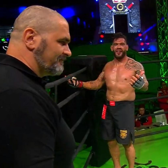 Sudac i Antonio Bigfoot Silva