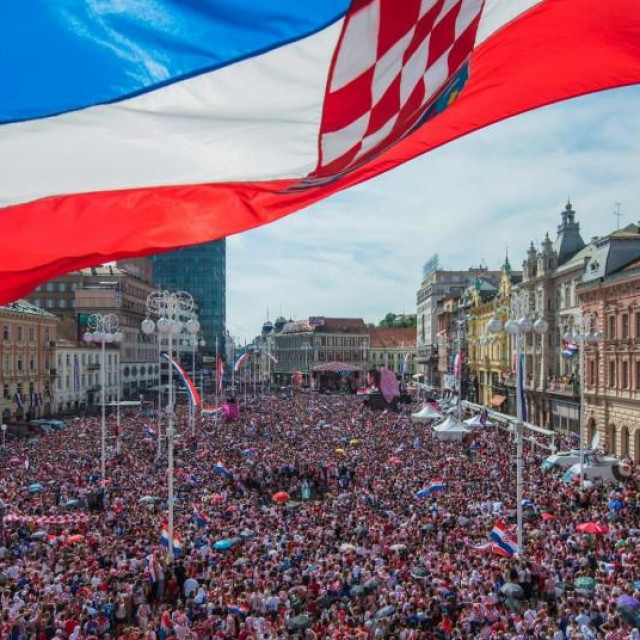 Hrvatski navijači trg