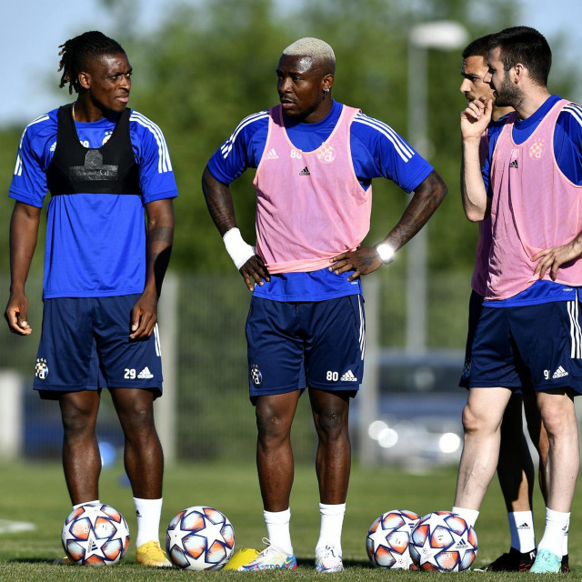 Francois Mubandje, Iyayi Atiemwen, Stefan Milić i Duje Čop