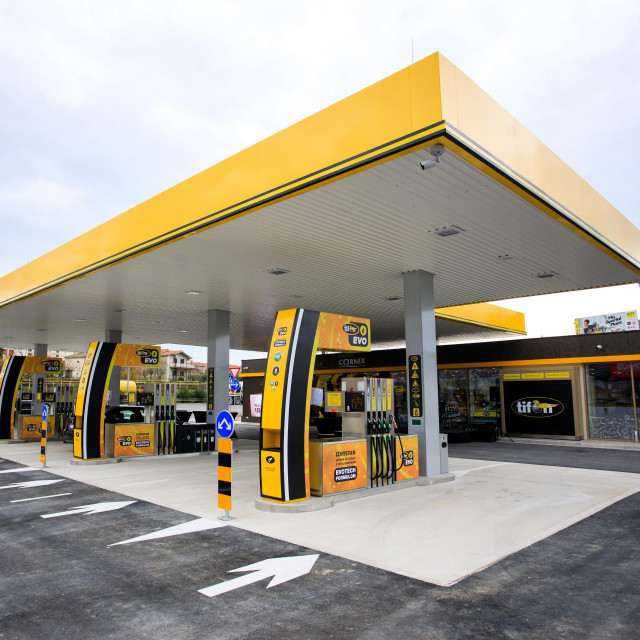 19.12.2019., Split - Otvorenje nove Tifon poslovnice u Splitu. Photo: Milan Sabic/PIXSELL
