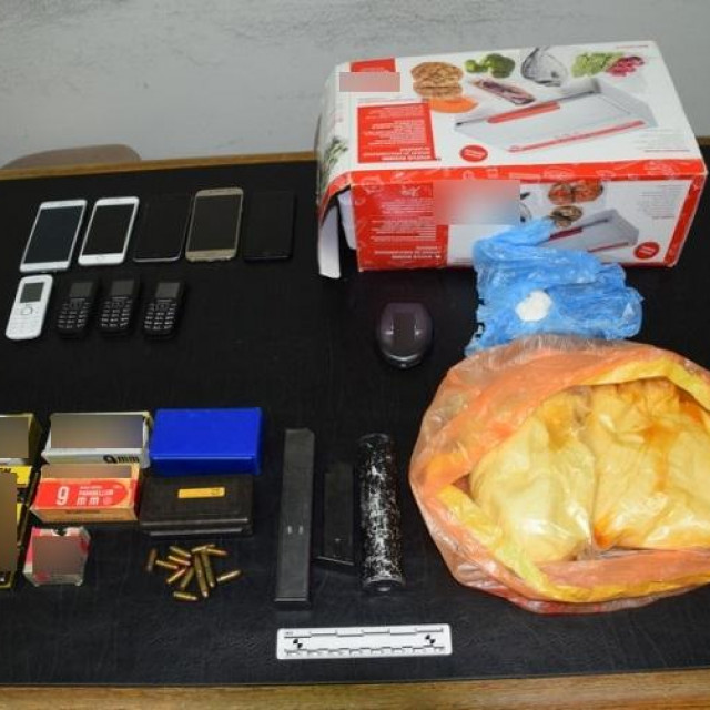 Pronađena droga i oružje