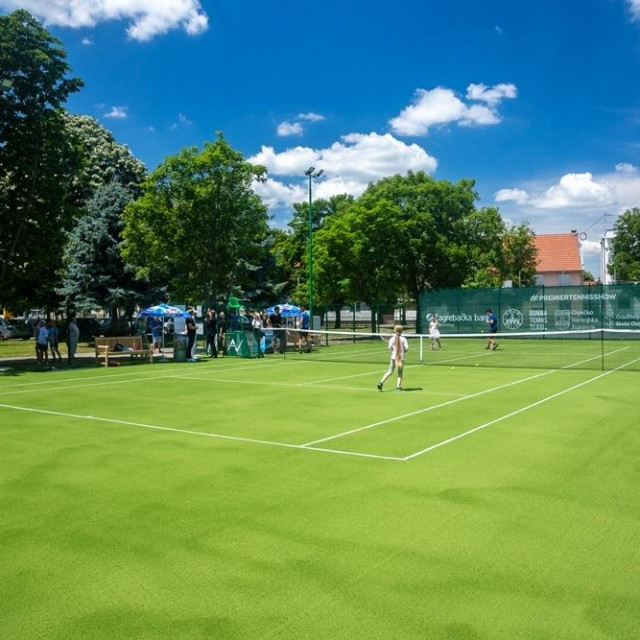 Javni teniski teren u Osijeku