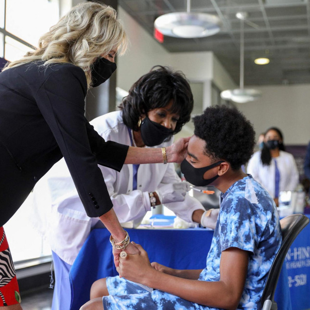 Jill Biden na punktu za cijepljenje