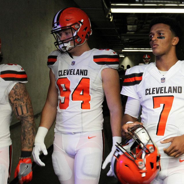 Carl Nassib (lijevo, s brojem 94)