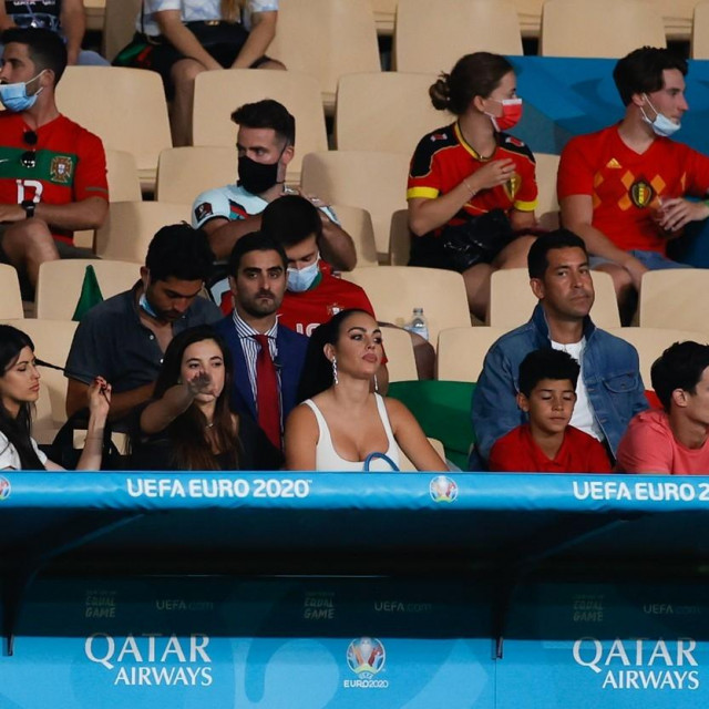 Georgina i Cristiano Jr. na utakmici