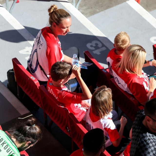 Vanja Modrić s obitelji.