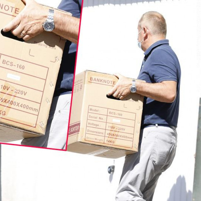 Kutija u kojoj su iznošeni dokazi iz kuće Kazimira Bačića, ravnatelja HRT-a