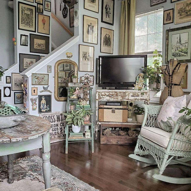 @little_house_vintage_built/