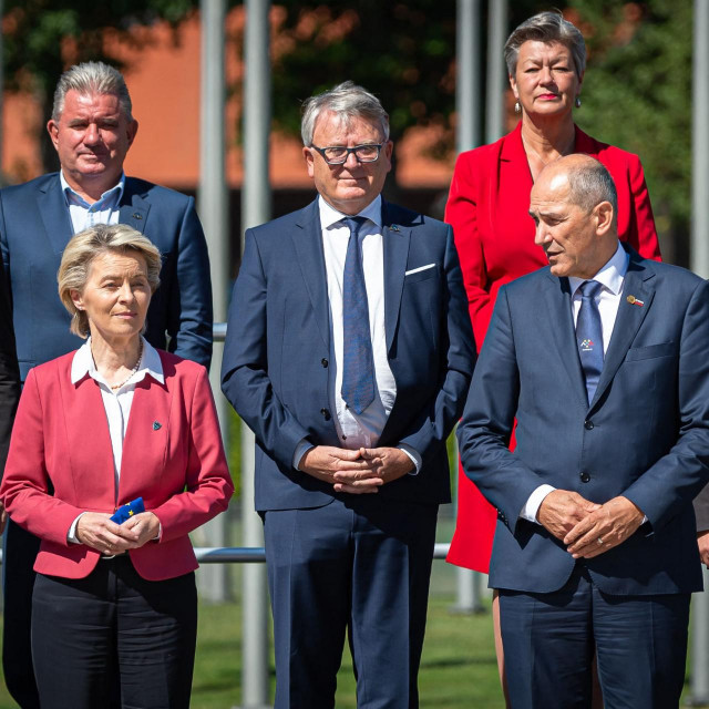 Urusla von der Leyen i Janez Janša, Timmermansa nema