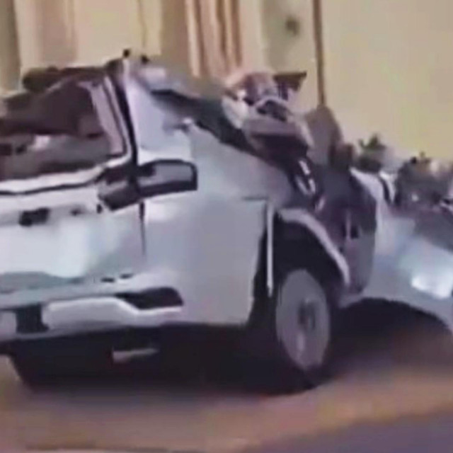 Uništena Toyota Land Cruiser