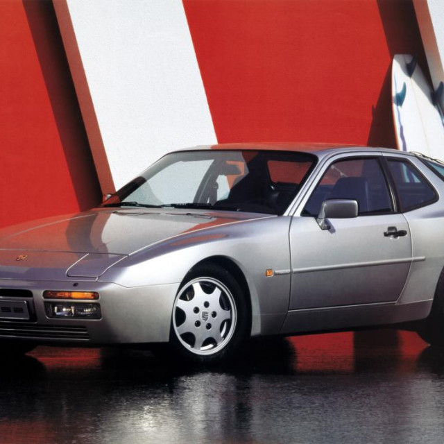Porsche 944