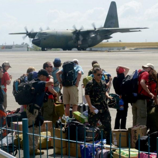 Vojni zrakoplov C-130, arhivska fotografija