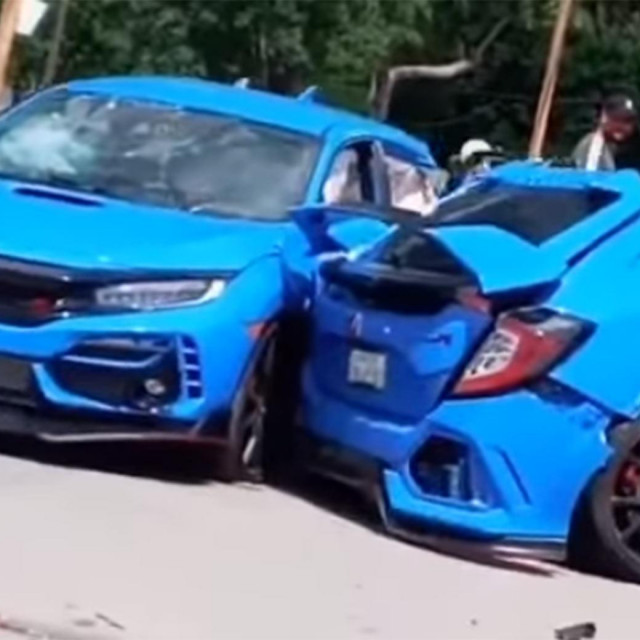 Honda Civic Type R nakon prometne nesreće