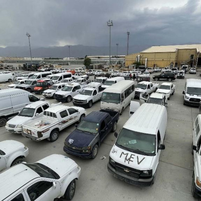 Zračna baza Bagram, 5. srpnja, ostavljena američka vozila