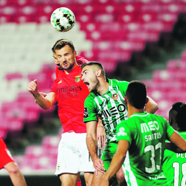 Seferović u skoku s Borevkovićem
