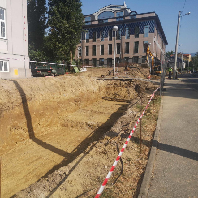 Zid koji se urušavao još od zagrebačkog potresa lani konačno je uklonjen