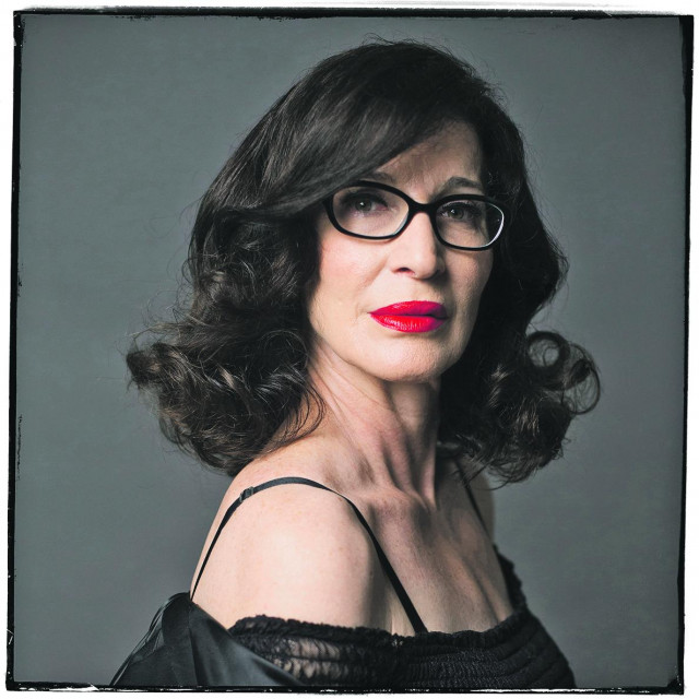 U Zagrebu smo napokon imali prilike vidjeti Senku Bulić kao Blanche Dubois u dubrovačkoj iscenaciji ”Tramvaja zvan čežnja”