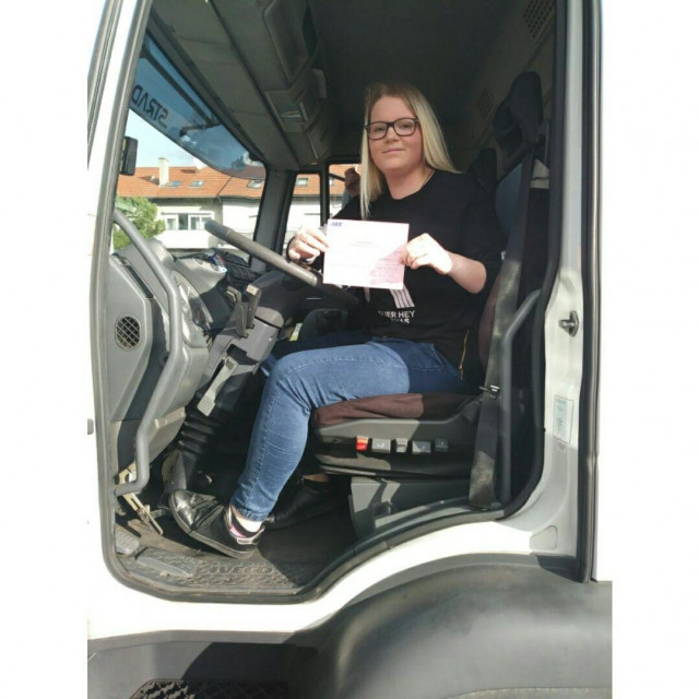 Čim je napunila 18 godina Arijana je postala profesionalna vozačica