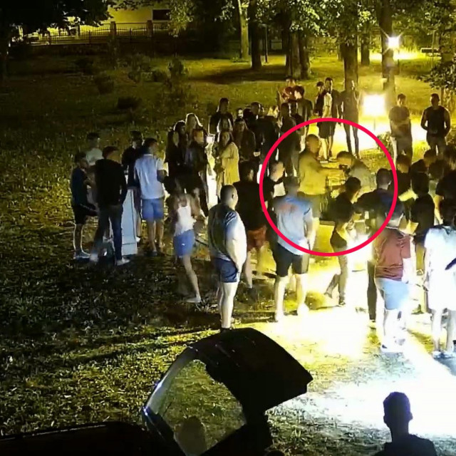 Otočac, napad na policajca