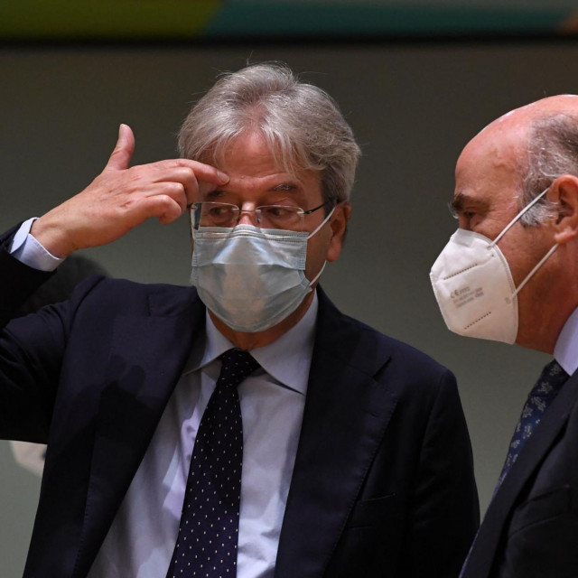 Paolo Gentiloni (L) i potpredsjednik ECB-a Luis de Guindos (D)