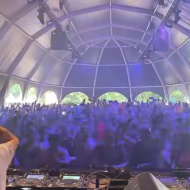 Prizor s nastupa Nica Morena na Verknipt festivalu