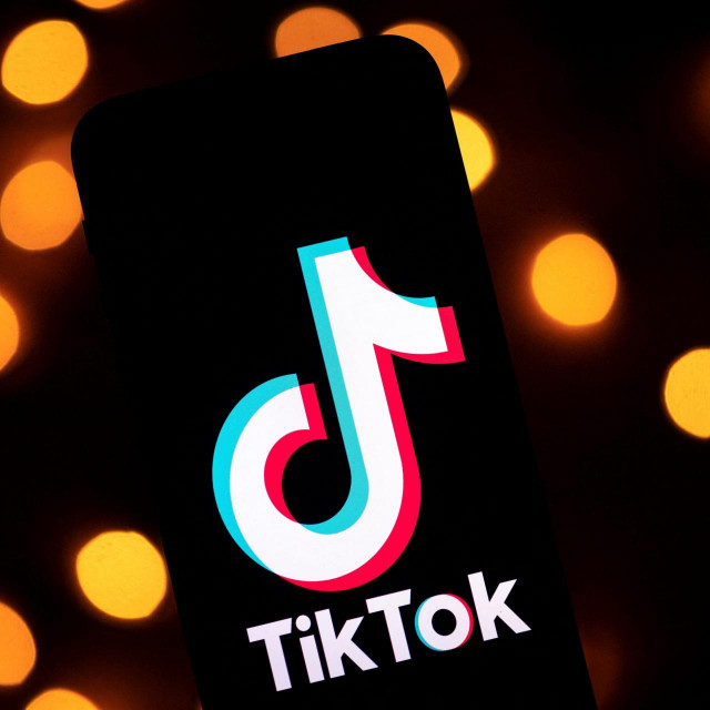 11755905