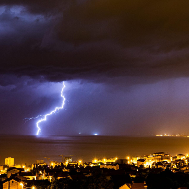 Nevrijeme iznad Kvarnerskog zalijeva