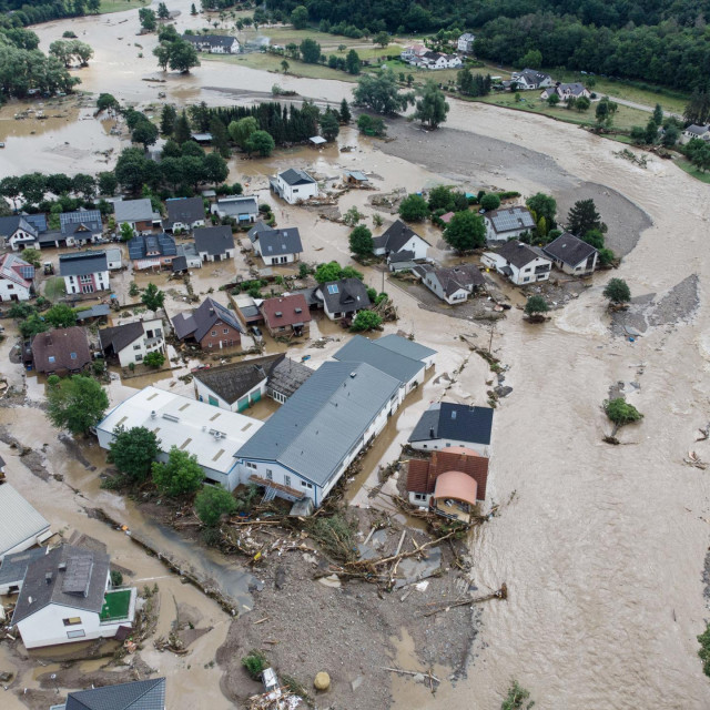 Snimke poplavljenog područja iz zraka