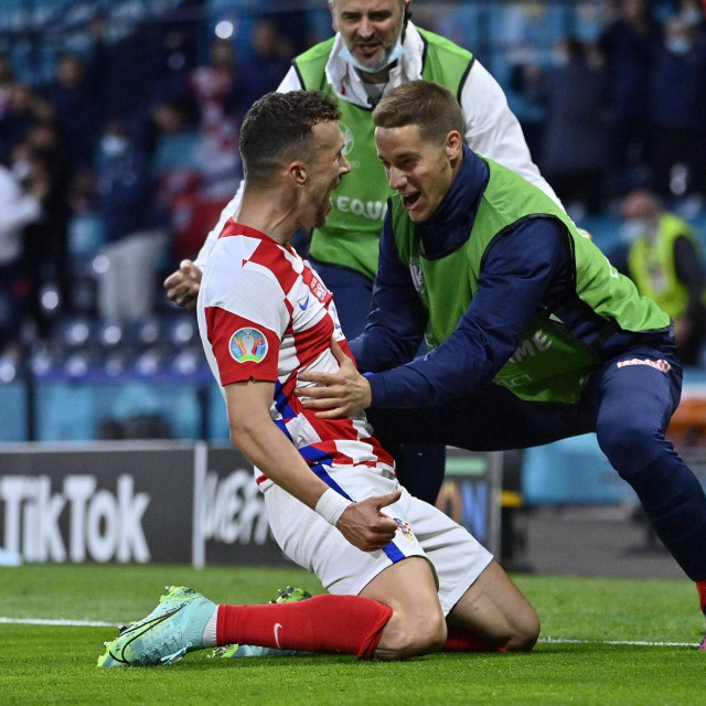 Slavlje Ivana Perišića nakon što je zabio gol Škotskoj