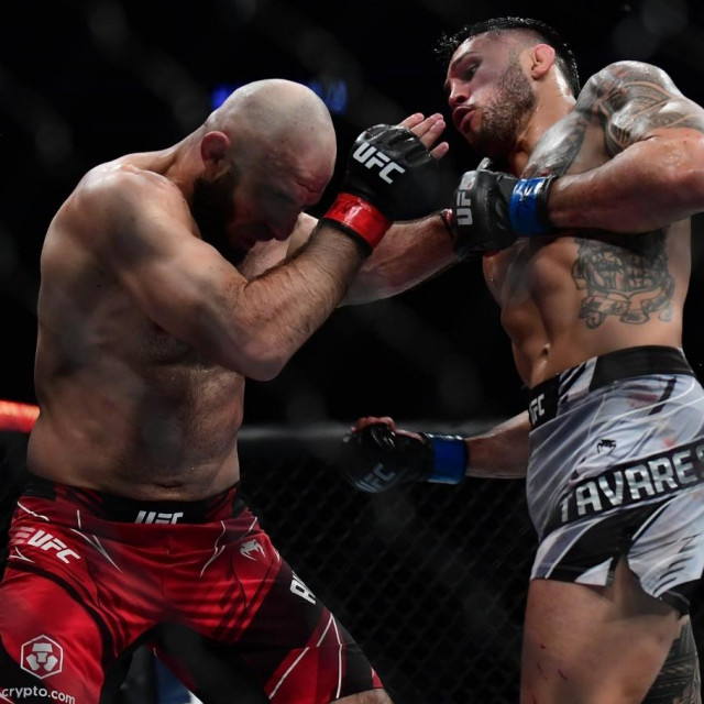 Omari Akhmedov i Brad Tavares