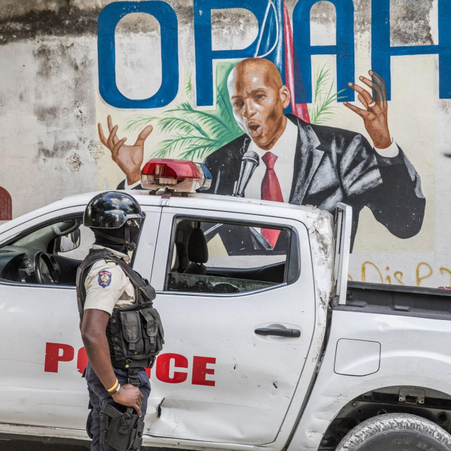 U pritvoru je završio i šef osiguranja predsjedničke palače