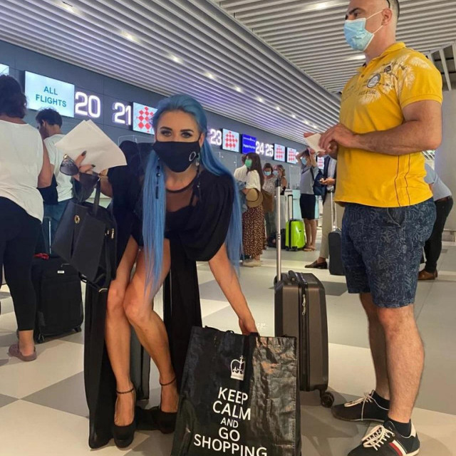 Olja se bezuspješno pokušala ukrcati u avion za Beograd