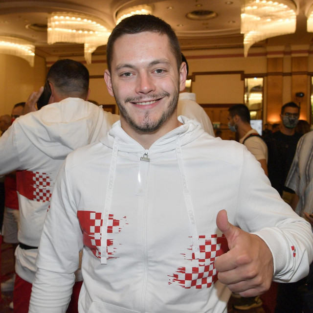 Tin Srbić