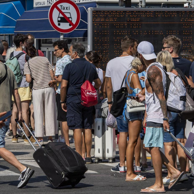 Trajektna luka u Splitu