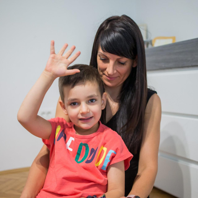 Sena Bogdanović, udovica Aleksandra Bogdanovića, glumca koji je stradao u prometnoj nesreći i njihov sin Ian Lav