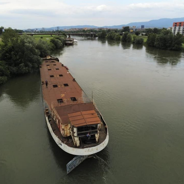 Još jedan brod odvezan na Savi